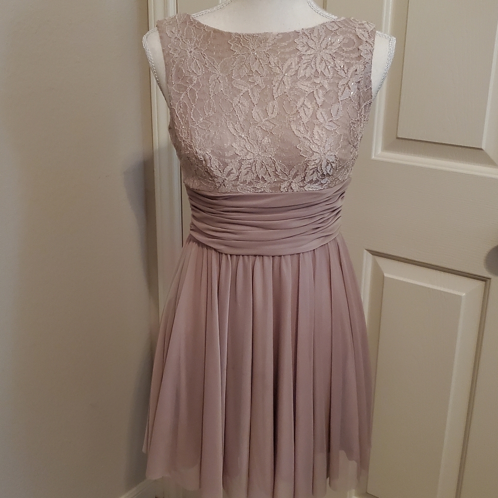 Semi-Formal dress - Picture 1 of 9